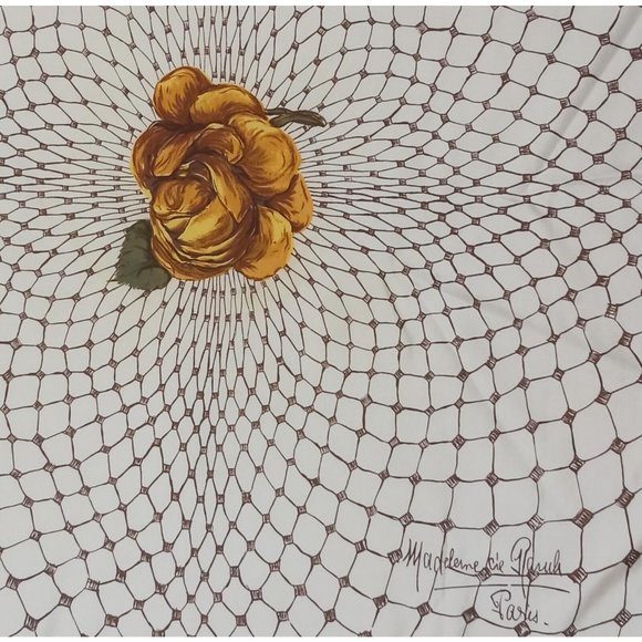 MADELEINE DE RAUCH Ivory Geometric Floral Scarf 30.5"/ 29.5” EC - Picture 5 of 10